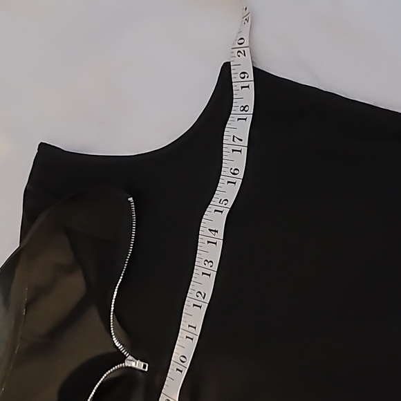 OH SO SEXY LEG LOVING LITTLE BLACK DRESS SIDE KICK PLEAT SLIT ZIP UP FLOUNCE HEM - Picture 5 of 8